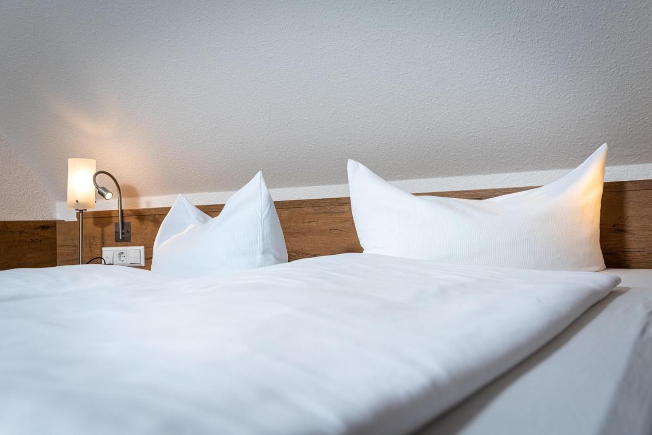 Ratskeller Lauda Hotel Bagian luar foto