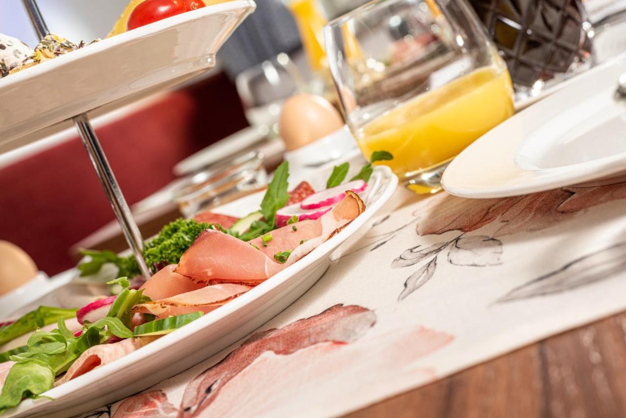 Ratskeller Lauda Hotel Bagian luar foto